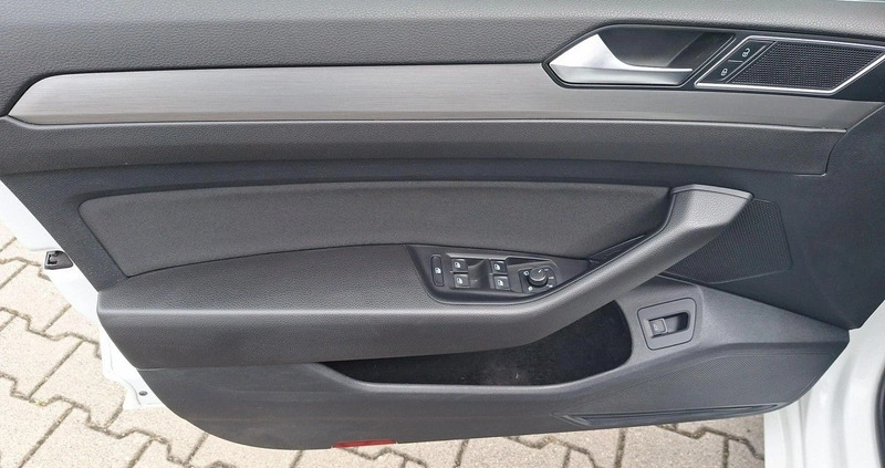 Volkswagen Arteon cena 76500 przebieg: 146593, rok produkcji 2019 z Swarzędz małe 326